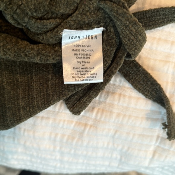 John + Jenn Sweater - Picture 6 of 6